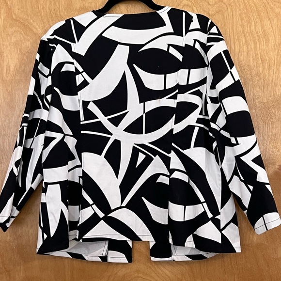 Chico's Black and White Abstract Lightweight Jacket L - Picture 2 of 5